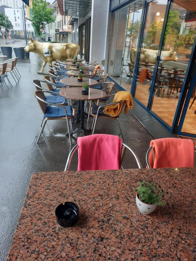 노이하우즌 암 라인팔 Zak Neuhausen 호스텔 외부 사진